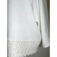 Delikatny kobiecy sweter OVERSIZE z golfem i gipiurą - kolor ecru